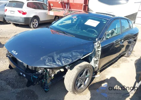 2025 Kia K4 Lxs из США, поврежденный, VIN 3KPFT4DE1SE012893